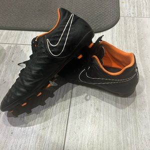 Nike Tiempo Legend 7 Club FG Mens Black Total Oranage Soccer Cleats size 8